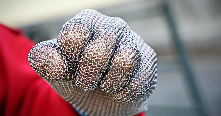 Guantes de malla: qué son, para qué sirven y tipos según su uso