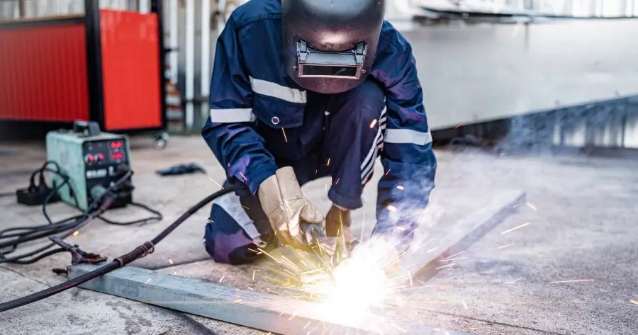 Guía práctica: seguridad en el manejo de equipos de soldadura