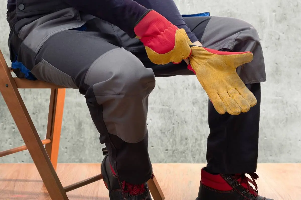 Uso obligatorio de guantes: normativa, tipos y aplicación en el trabajo