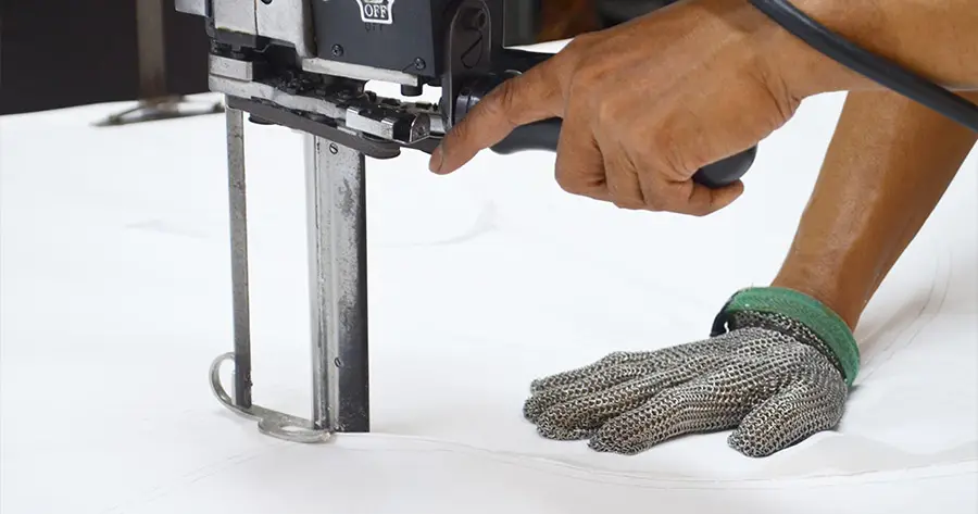 Guantes de malla: qué son, para qué sirven y tipos según su uso