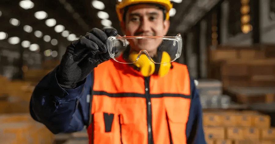 trabajadores llevando un uniforme de trabajo