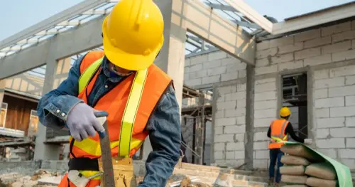 Trabajo de albañil: ¿cuáles son los riesgos más comunes?